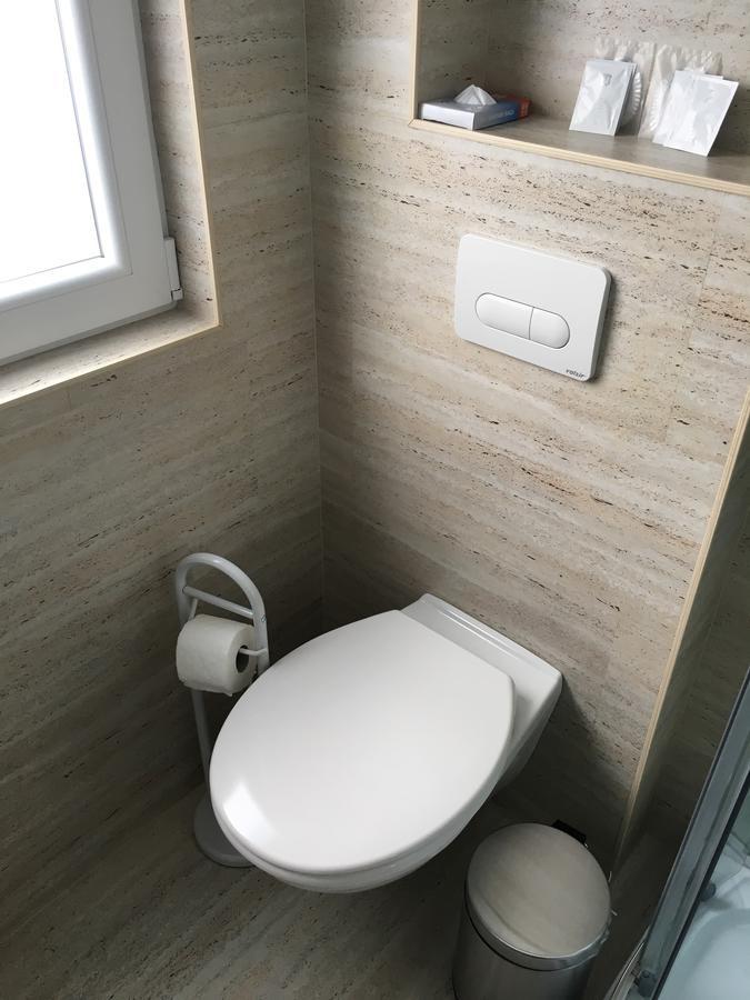 Tuenderfatyol**** Szallodahajo Abádszalók エクステリア 写真